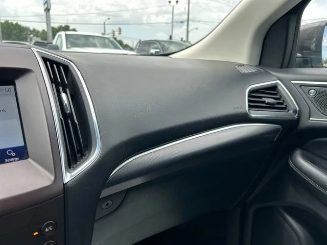 Used 2020  Ford Titanium image 42