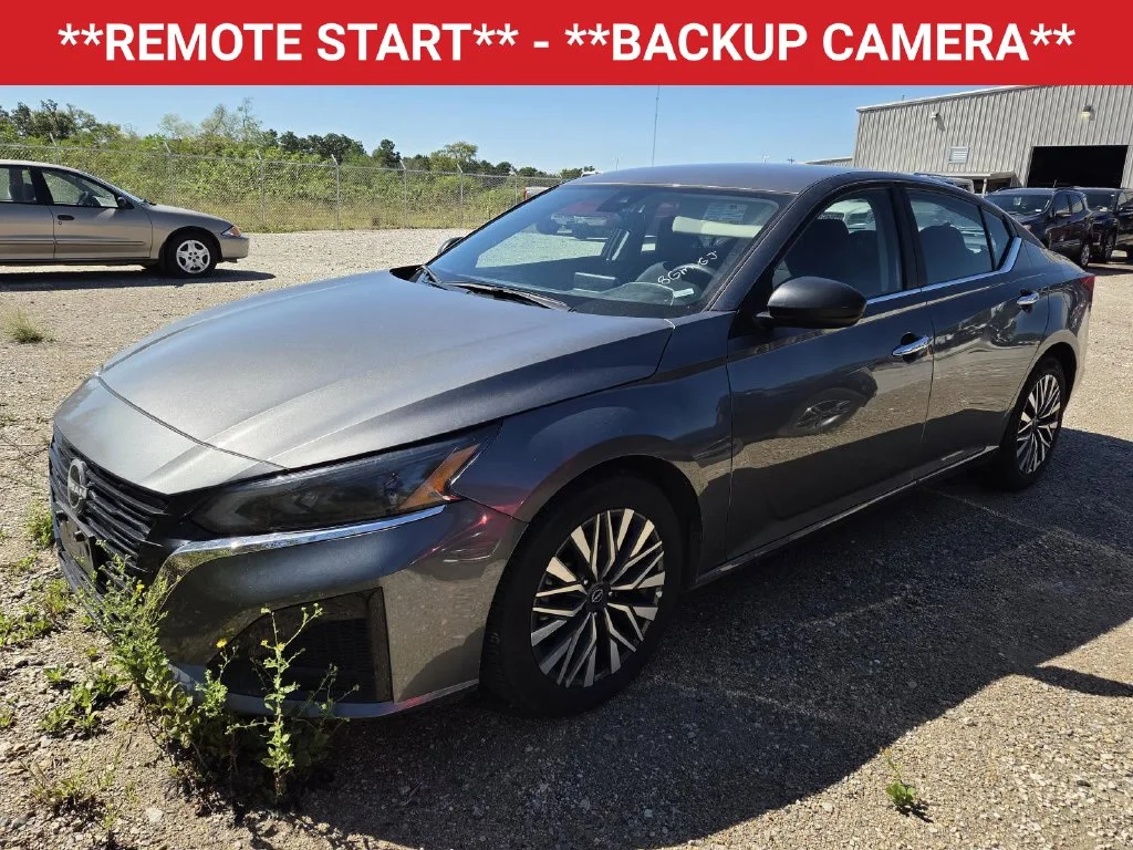 Used 2025 Gun Metallic Nissan 2.5 SV image 2