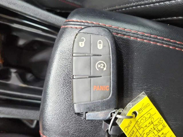 Used 2022 White Jeep Trailhawk image 34