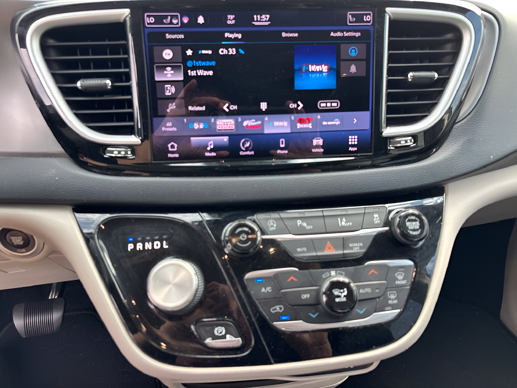 Used 2021 Gray Chrysler Touring L image 18