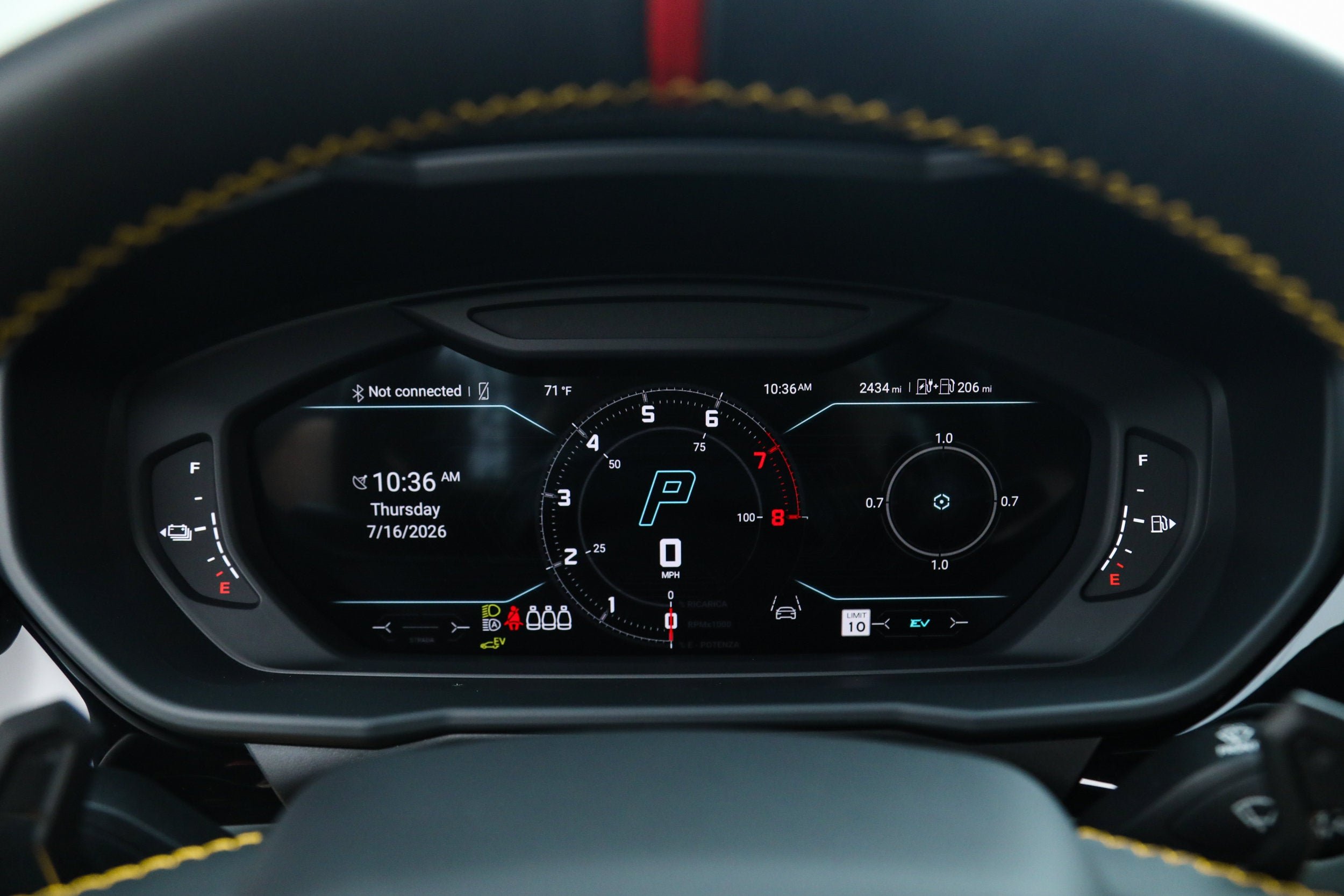 Used 2025 Yellow Lamborghini SE image 28