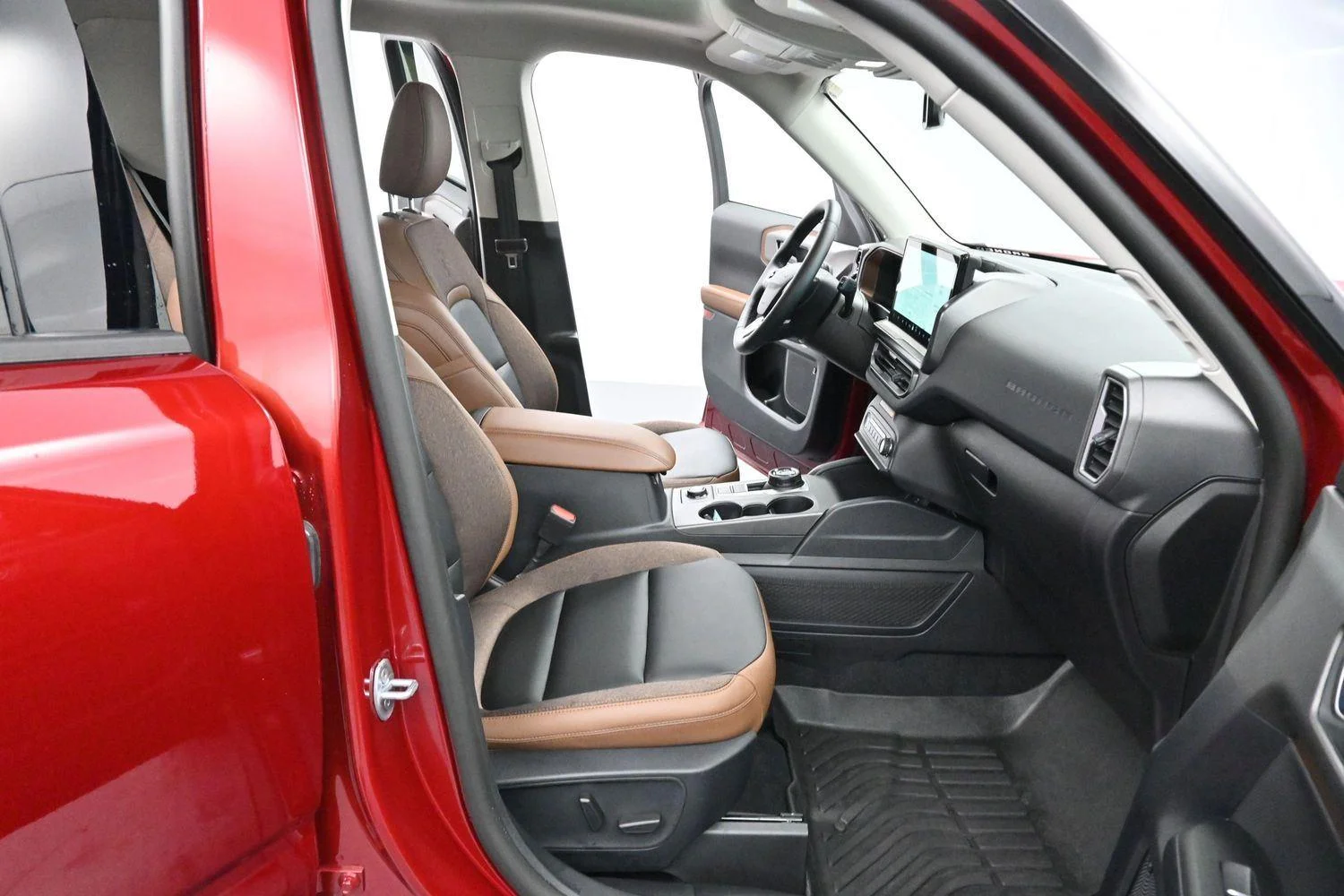 Used 2025 Ruby Red Metallic Tinted Clearcoat Ford Outer Banks image 31