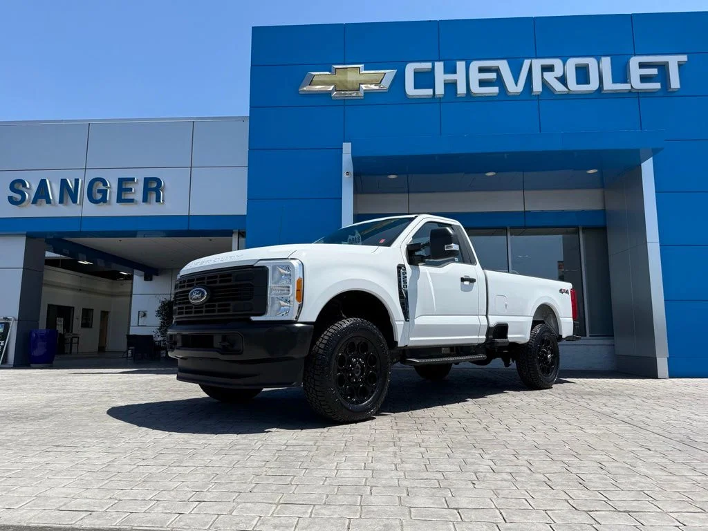 Used 2023 White Ford XL image 2