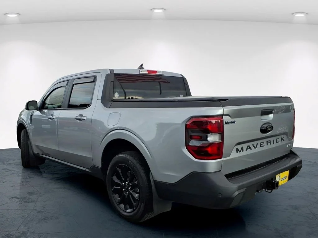 Used 2024 Silver Ford Lariat image 12