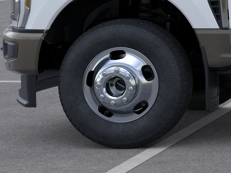 New 2026 Star White Metallic Tri-Coat Ford F-350® King Ranch® image 44
