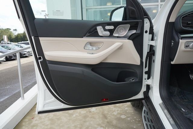 2026 Mercedes-Benz GLS Base - Photo 13