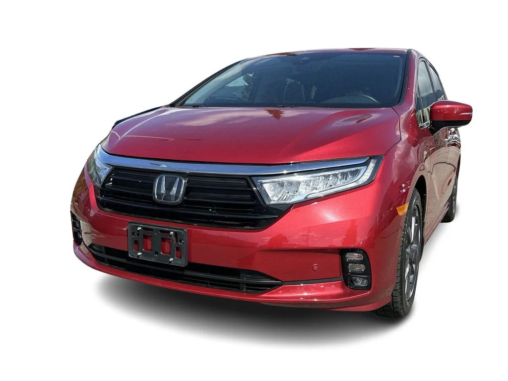 Used 2022 Radiant Red Metallic II Honda Touring No Accident History   Local BC   Clean Tit image 5