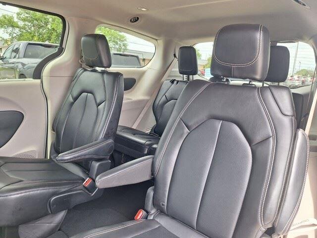 Used 2024 Bright White Clearcoat Chrysler Touring L image 24