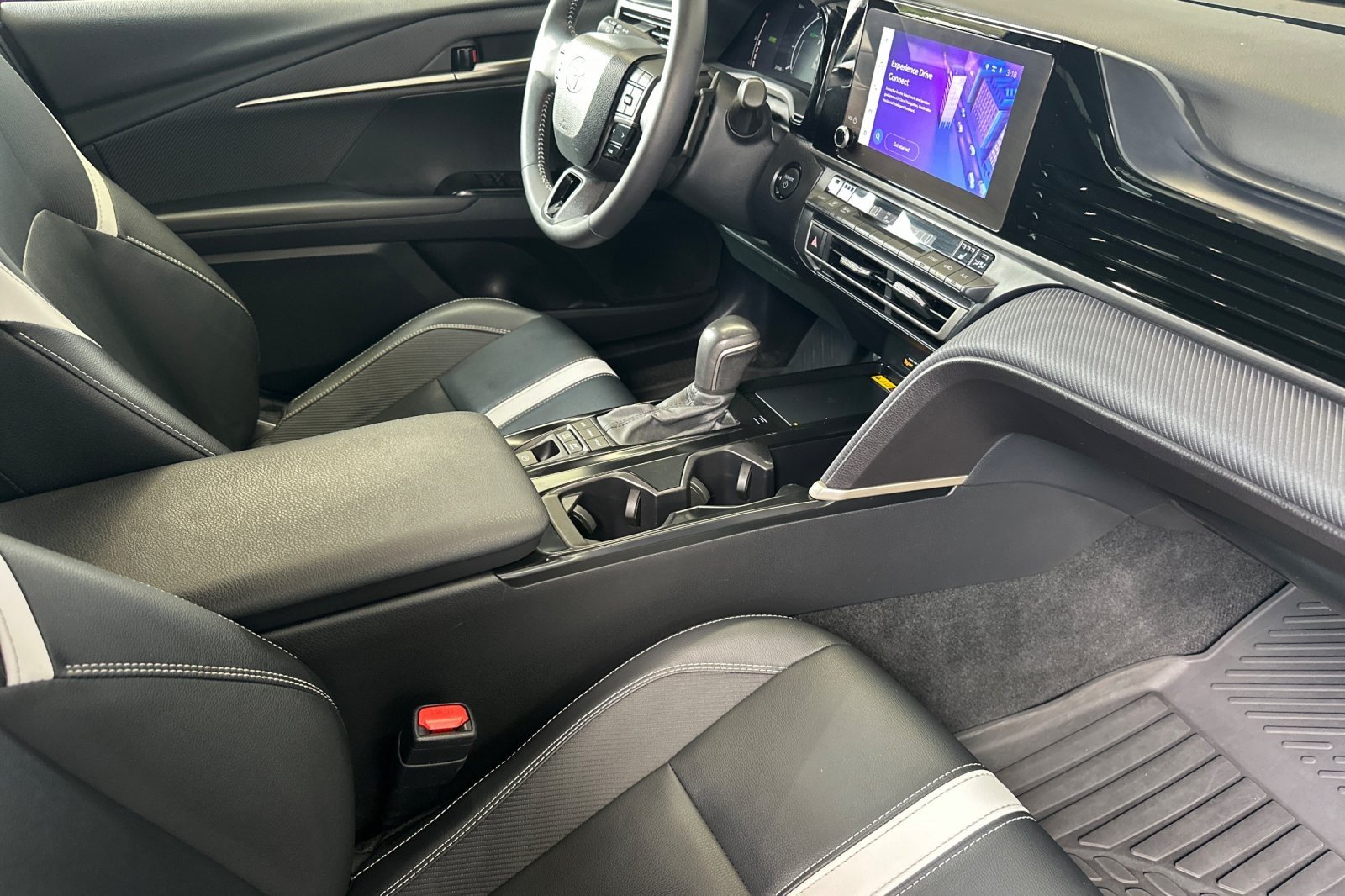 Certified Used 2025 Ocean Gem Toyota SE image 14