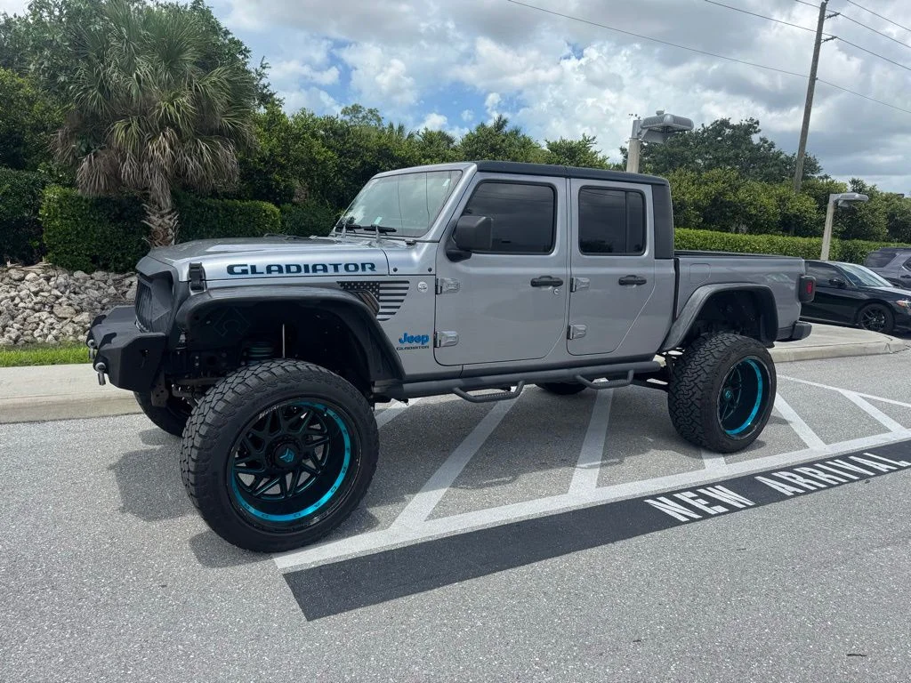 2020 Jeep Gladiator Sport S's photo
