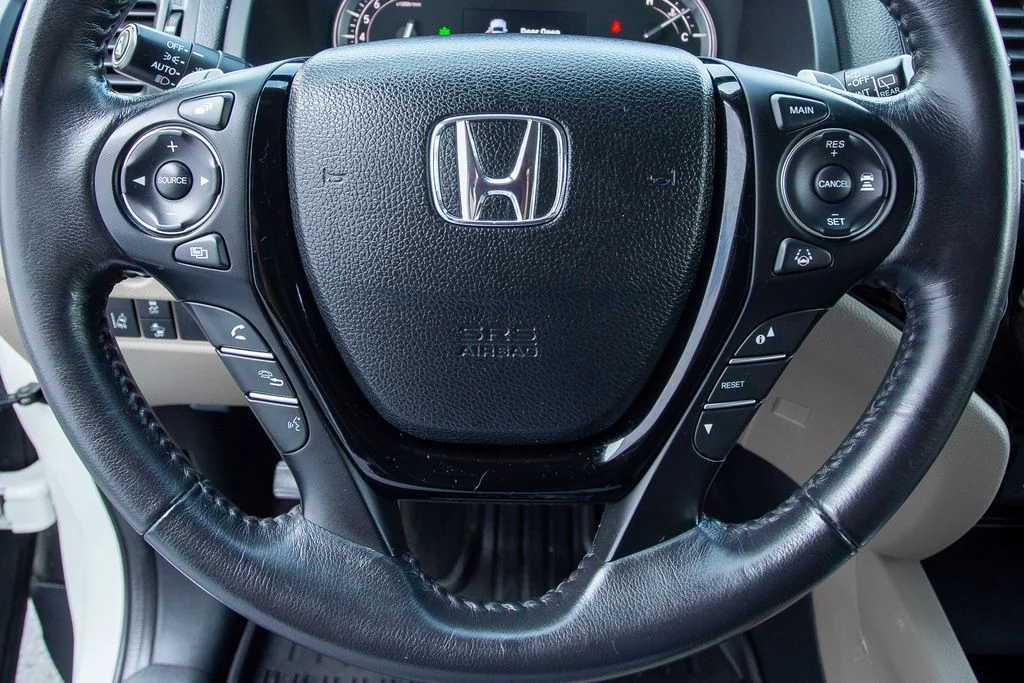 Certified Used 2017 White Diamond Pearl Honda AWD Touring image 29