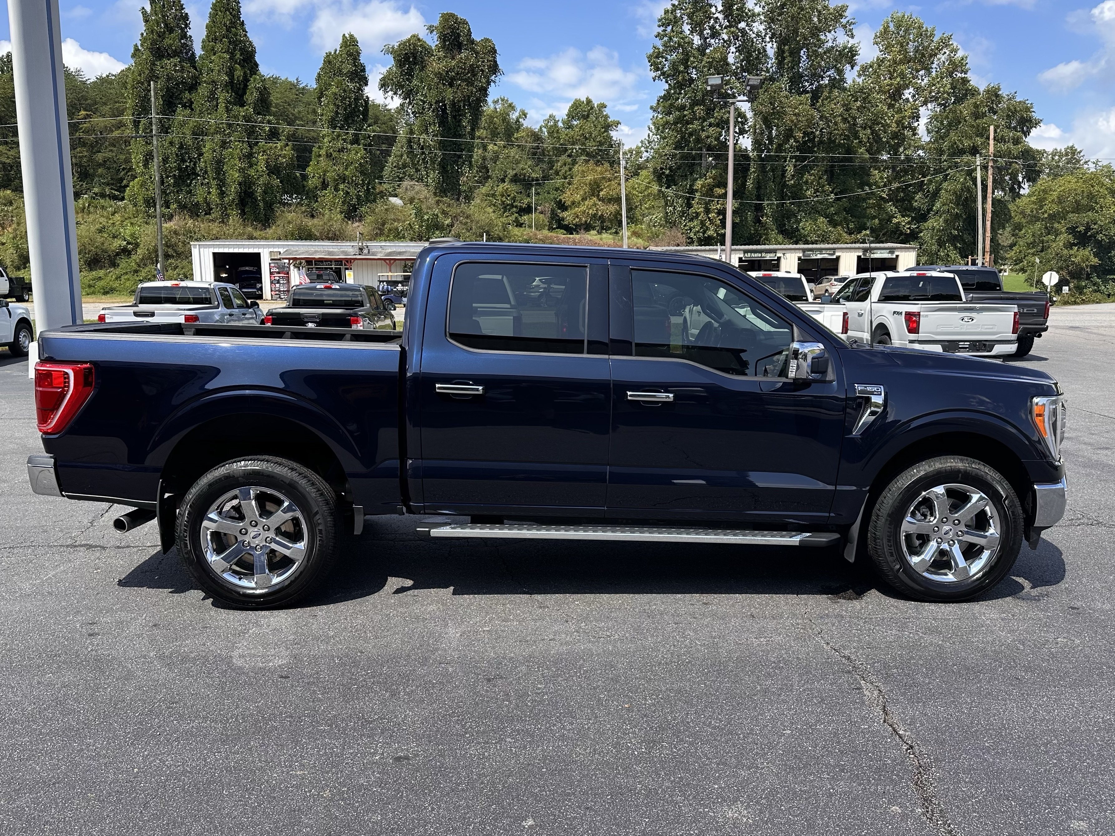 Certified Used 2022 Blue Ford XLT image 5