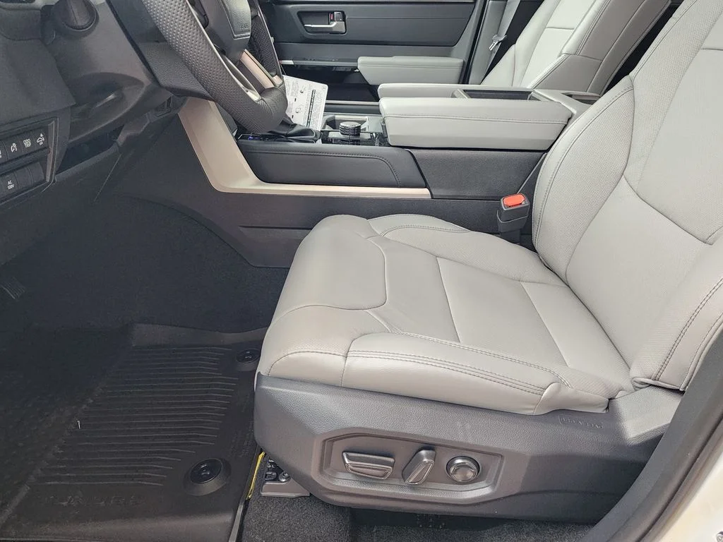2026 Toyota Tundra Limited - Photo 12