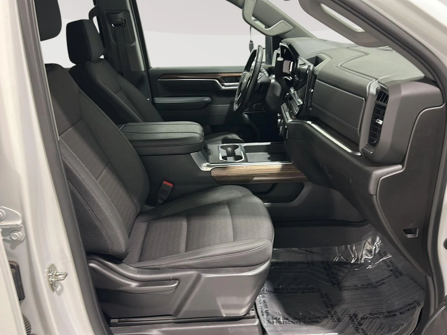 Used 2025 Summit White Chevrolet LT image 26