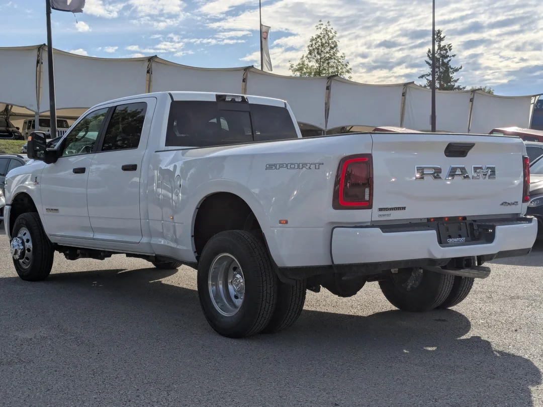 New 2026 White RAM Big Horn - - 6.7L HO Diesel - Max Tow Pkg w/ 5th Wheel Prep - Level 2 Plus Pkg w/ 12 Nav & More! image 6