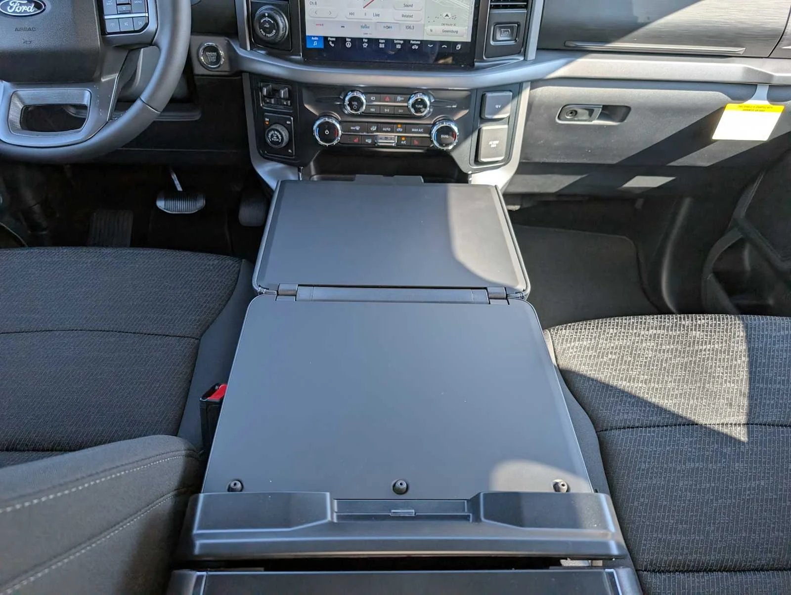 New 2026 Carbonized Gray Metallic Ford XLT image 14