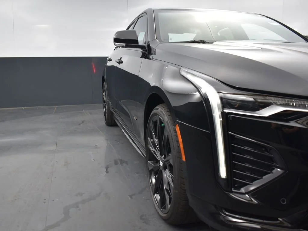2025 Cadillac CT4 V-Series - Photo 35