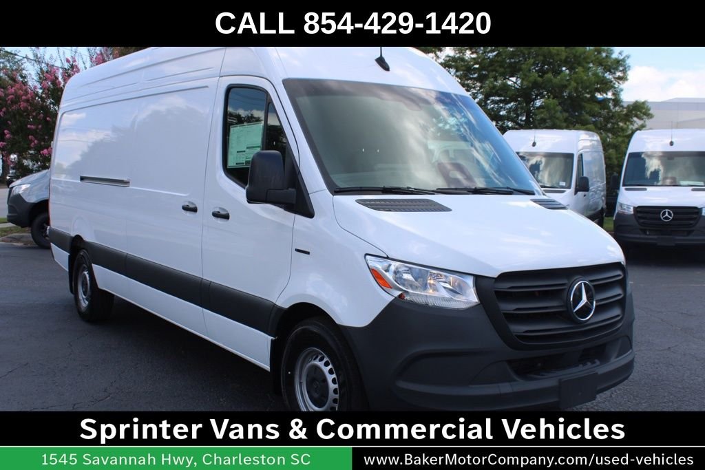 New 2025 Arctic White Mercedes-Benz Cargo 170 WB image 4