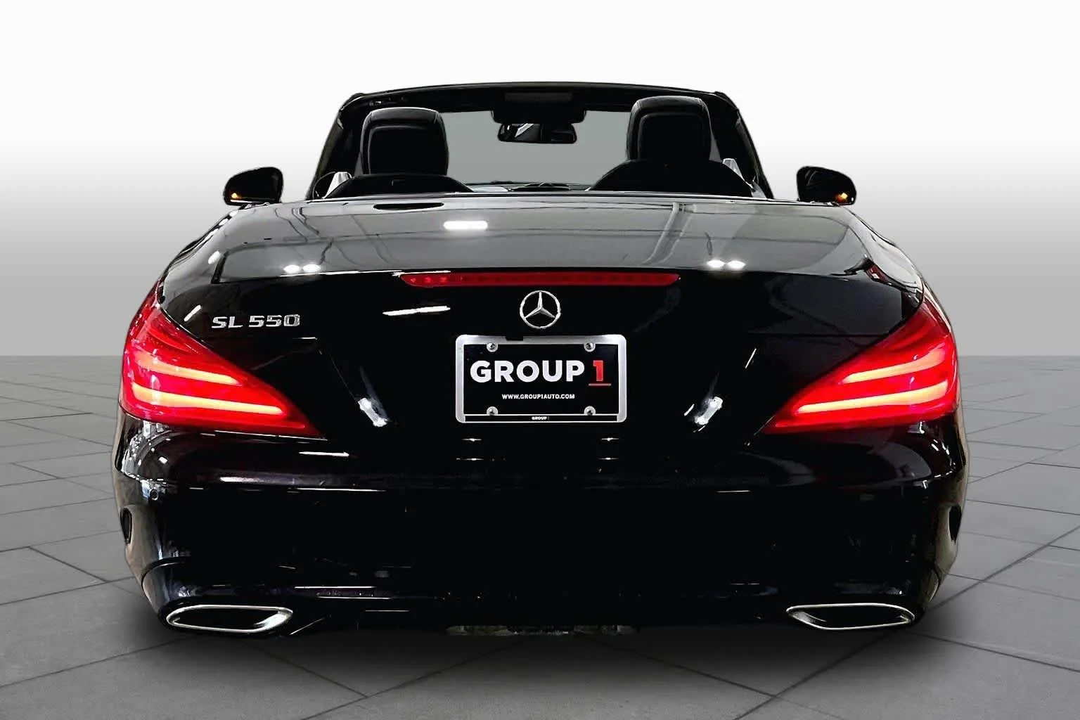 Used 2018 Black Mercedes-Benz SL 550 image 4