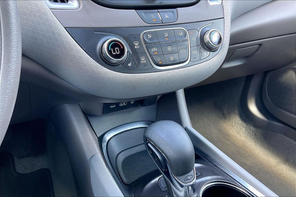 Used 2024 Gray Chevrolet LT image 25