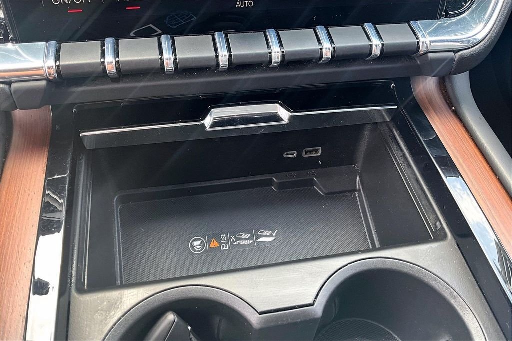 Used 2025 Black GMC Denali image 25