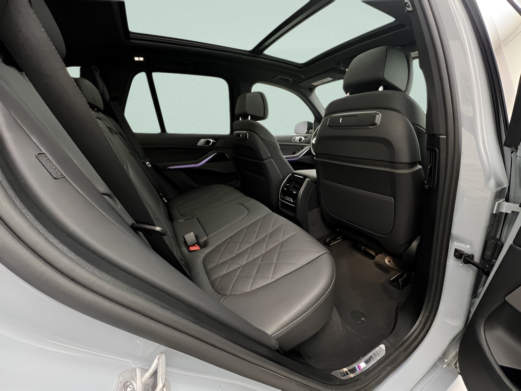 Used 2026 Gray Metallic BMW xDrive40i image 18