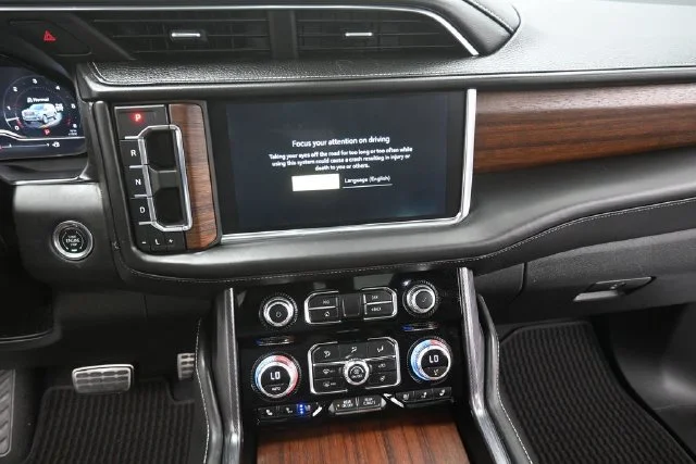 Used 2023 White GMC Denali Ultimate image 24