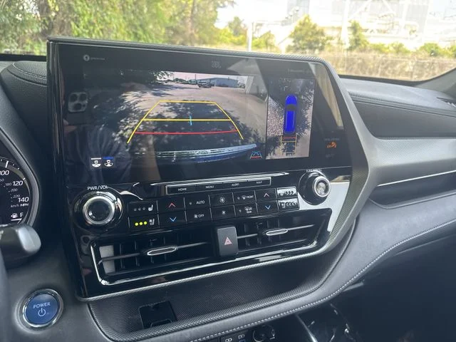 Used 2022  Toyota Platinum image 25