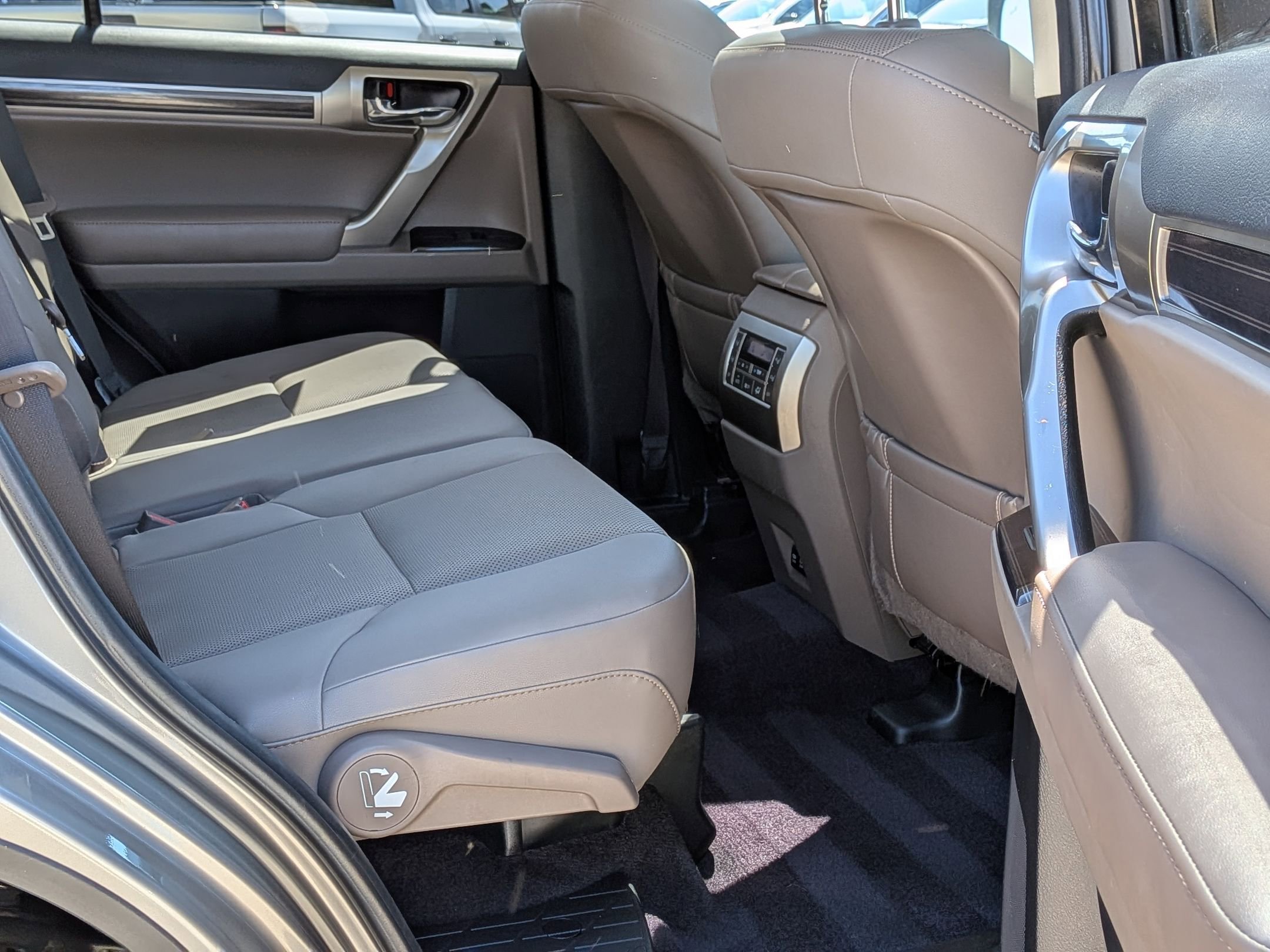 2021 Lexus GX Base - Photo 31