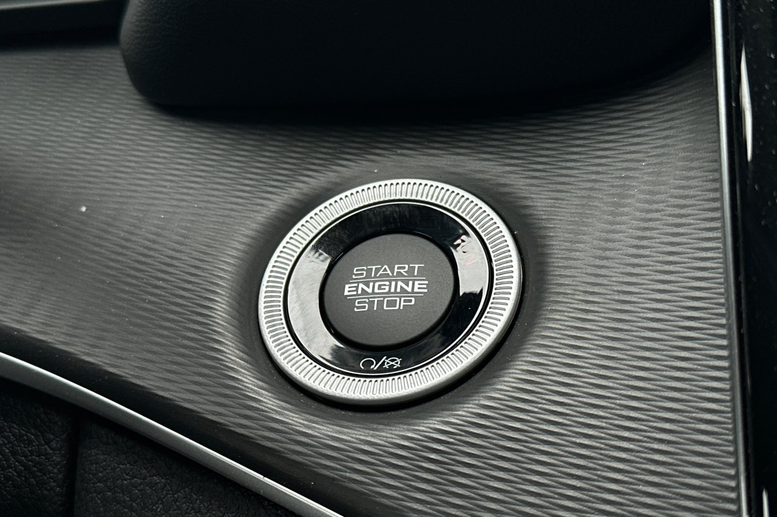 New 2023 Silver Zynith Jeep Laredo X image 21