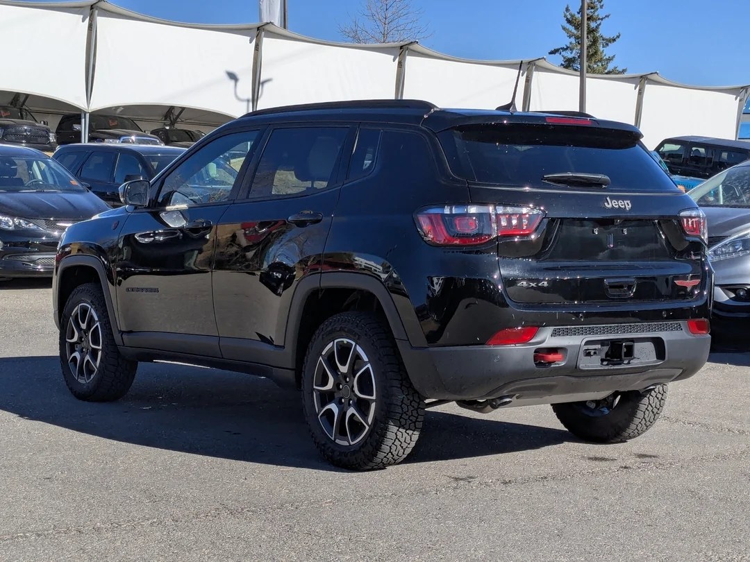 New 2026 Black Jeep Trailhawk - - 4x4 - Trailer Tow Group - Pano Sunroof - Alpine Audio - Trail Rated & More! image 6