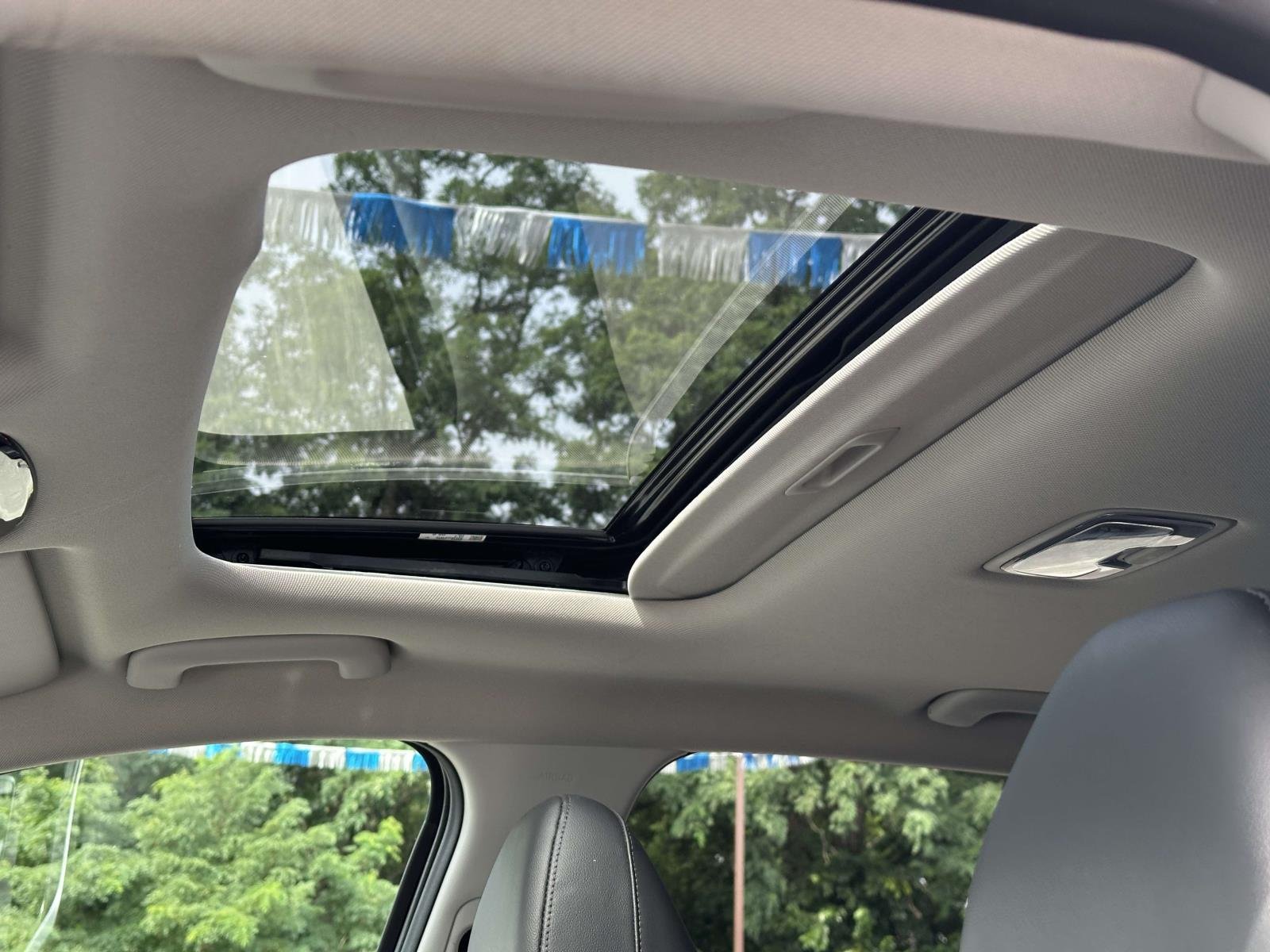 Certified Used 2025 Silver Hyundai SEL Convenience image 27
