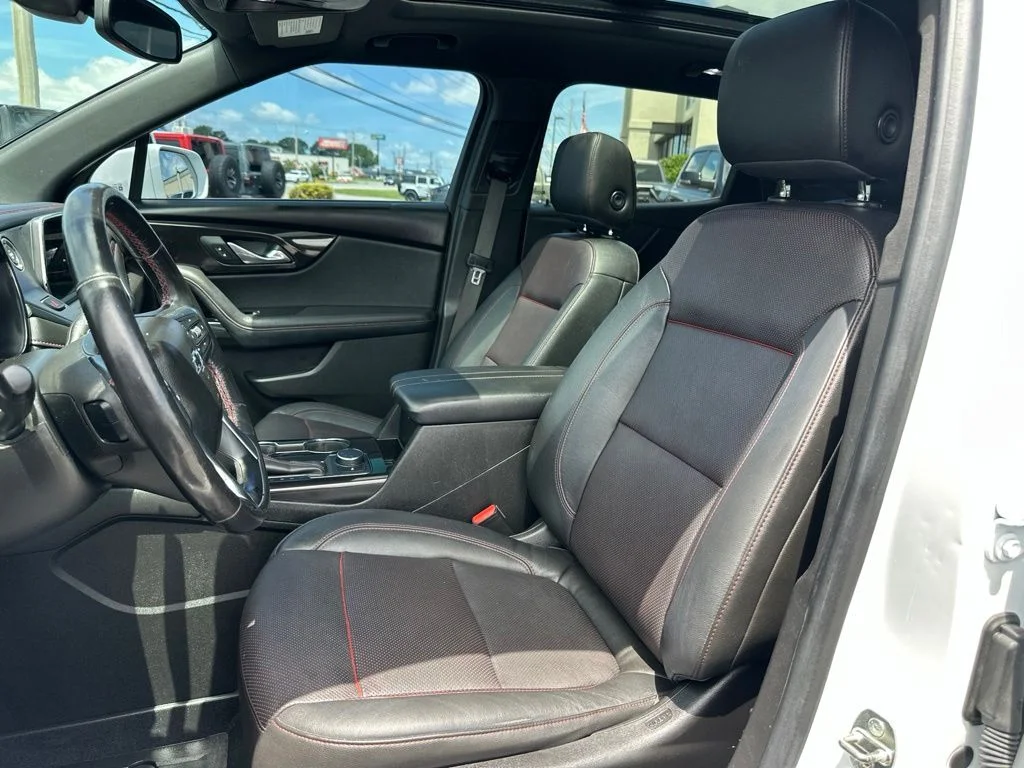 Used 2019 White Chevrolet RS image 30