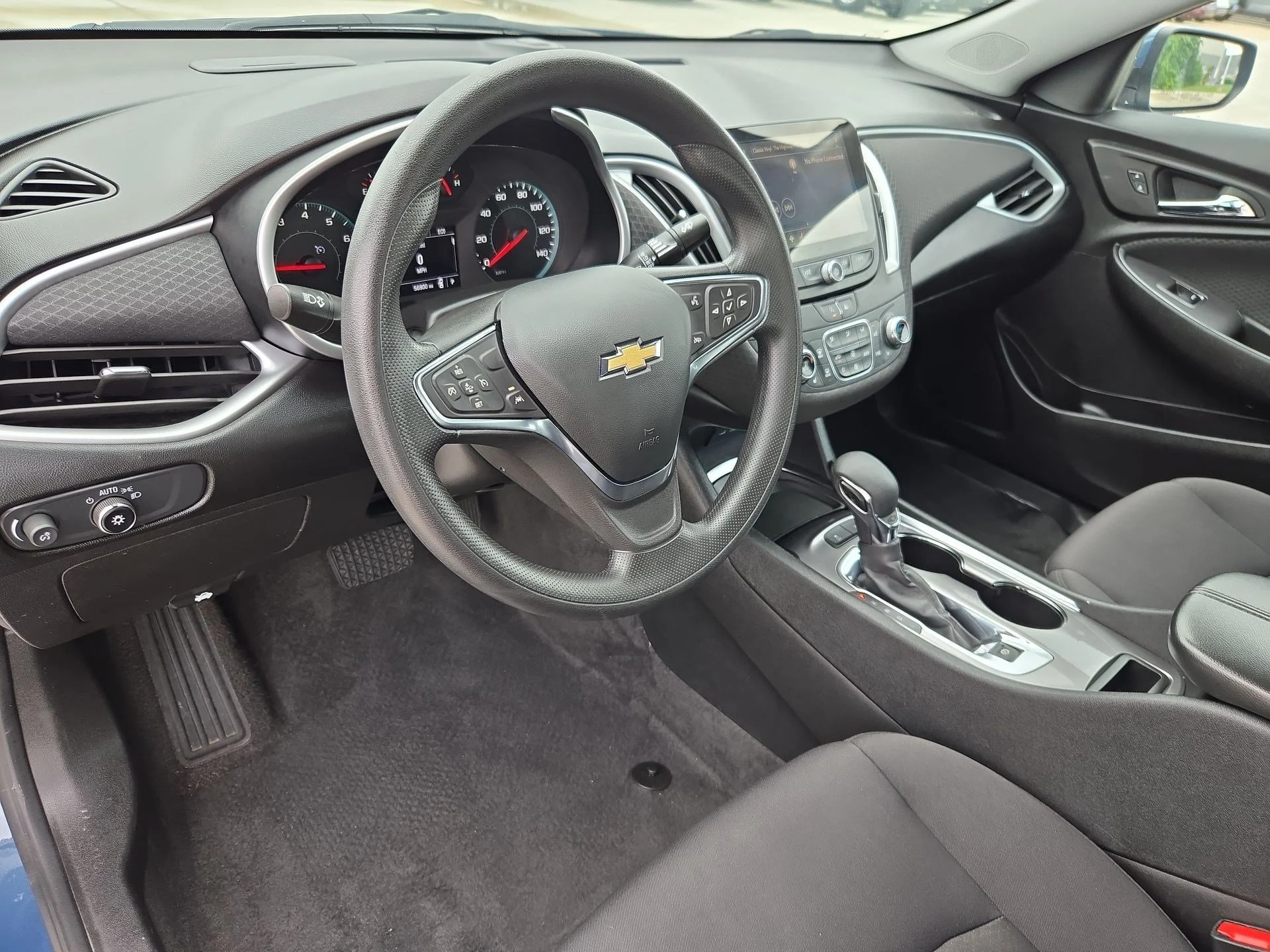 Used 2024 Lakeshore Blue Metallic Chevrolet LT image 12