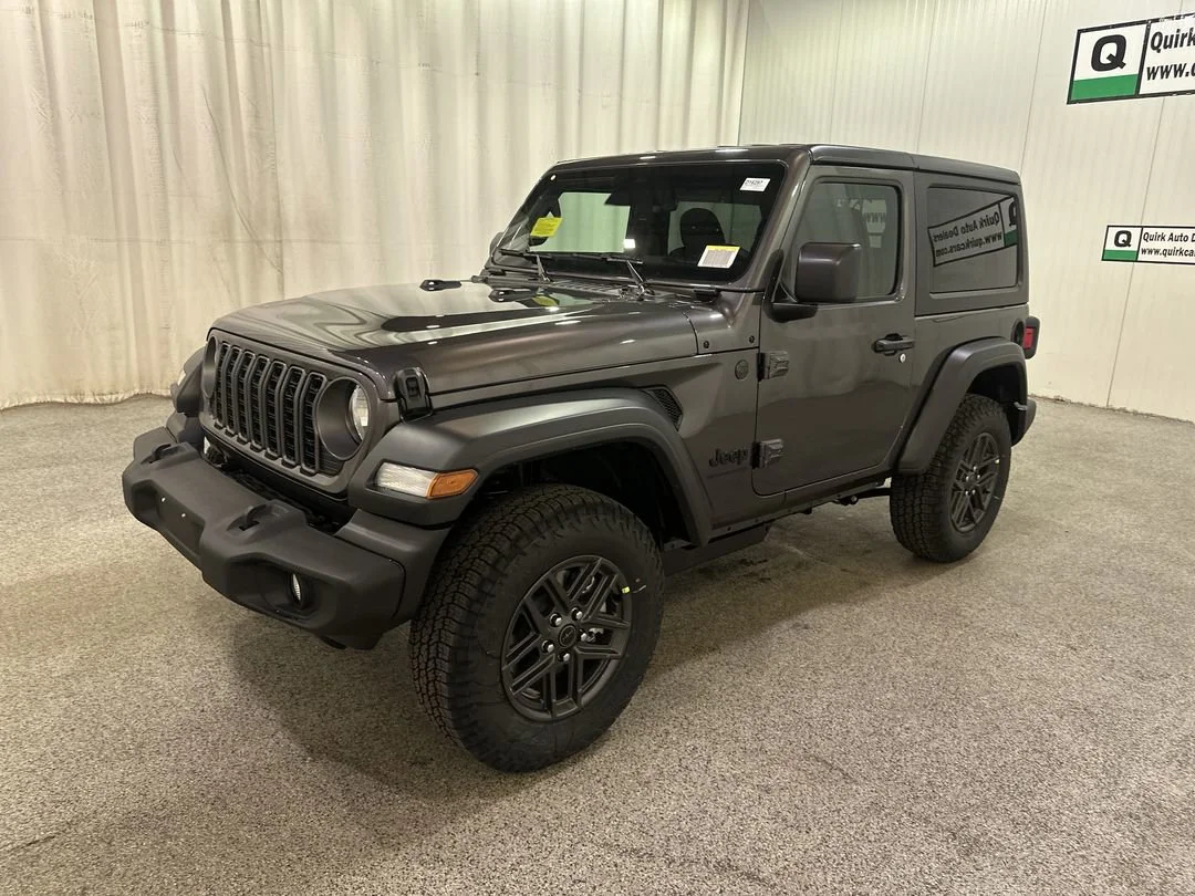 New 2026 Granite Crystal Metallic Clear-Coat Exterior Paint Jeep Sport S image 4