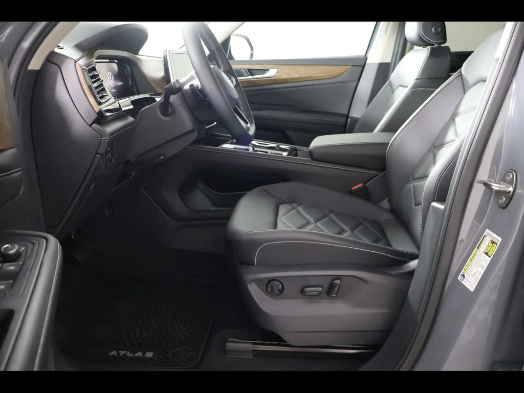 New 2026 Gray Volkswagen 2.0T SE w/Technology image 15