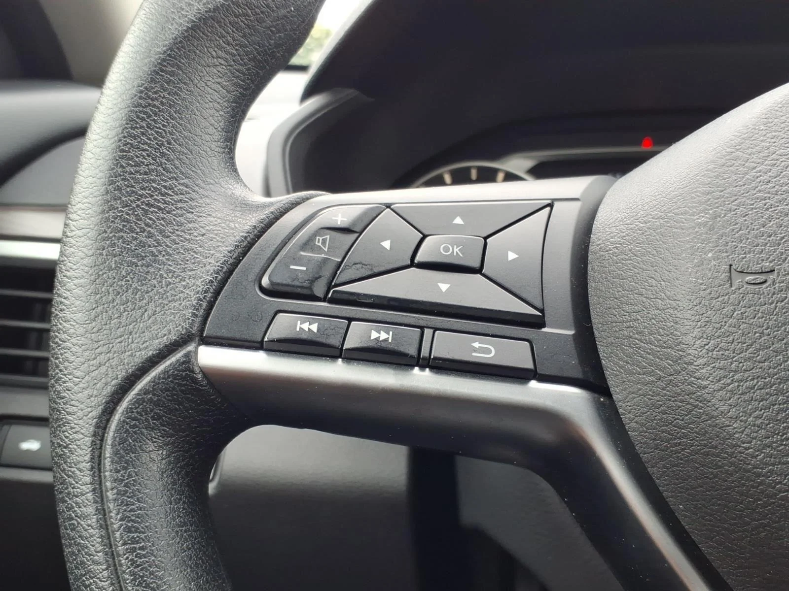 Used 2024 Gun Metallic Nissan 2.5 SV image 24