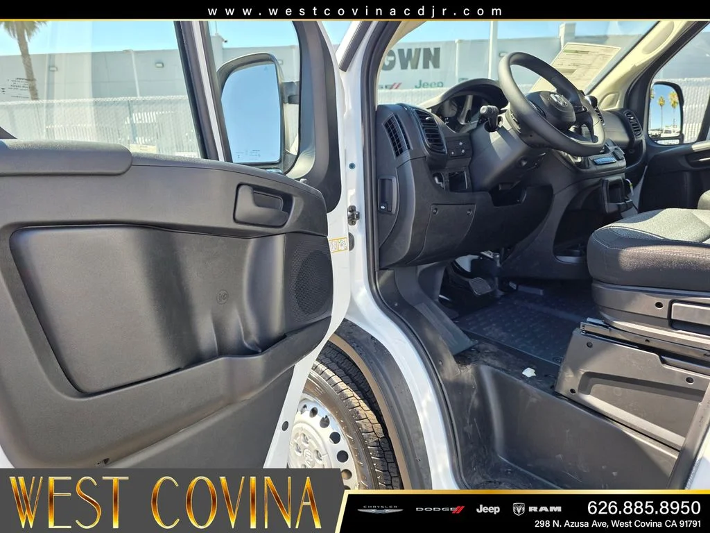 New 2026 Bright White Clearcoat RAM Base image 22