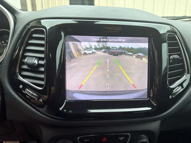 Used 2020 Gray Jeep Limited image 25