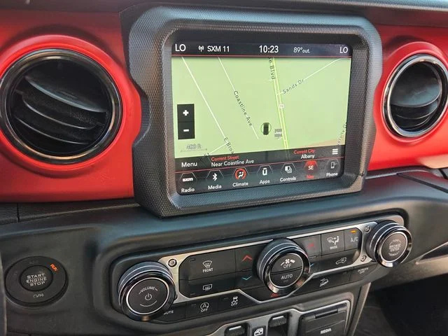 Used 2018 White Jeep Unlimited Rubicon image 21