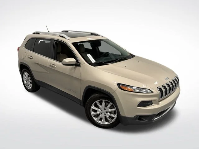 Used 2015 Beige Jeep Limited image 35