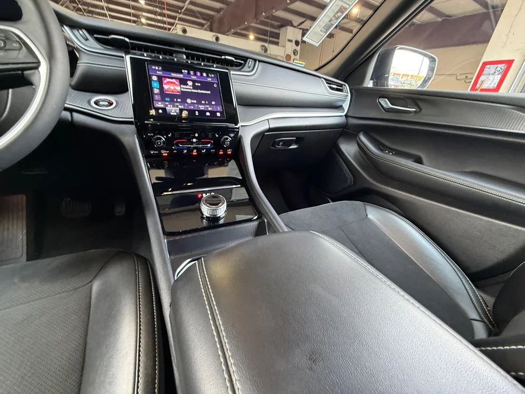 Used 2024 Black Jeep Altitude X image 15