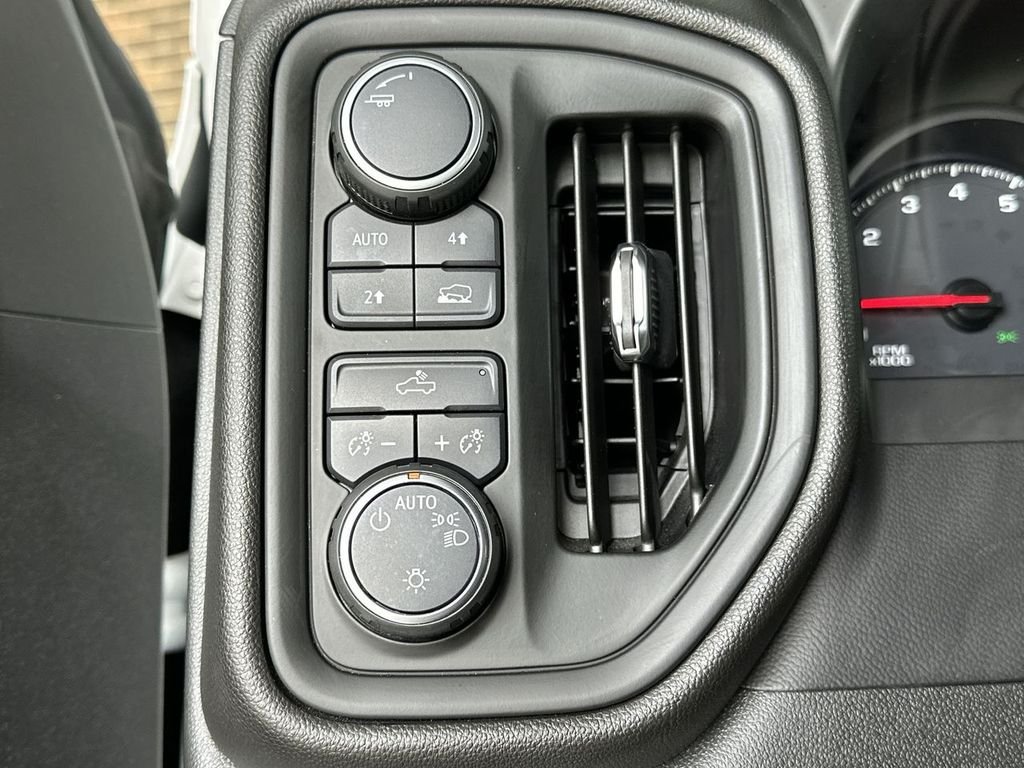 Used 2020 White Chevrolet Custom image 16