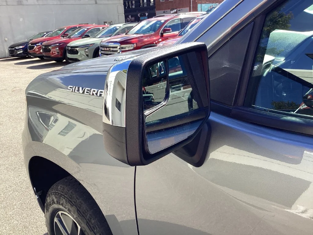 Used 2024 Sterling Gray Metallic Chevrolet LT (2FL) image 26