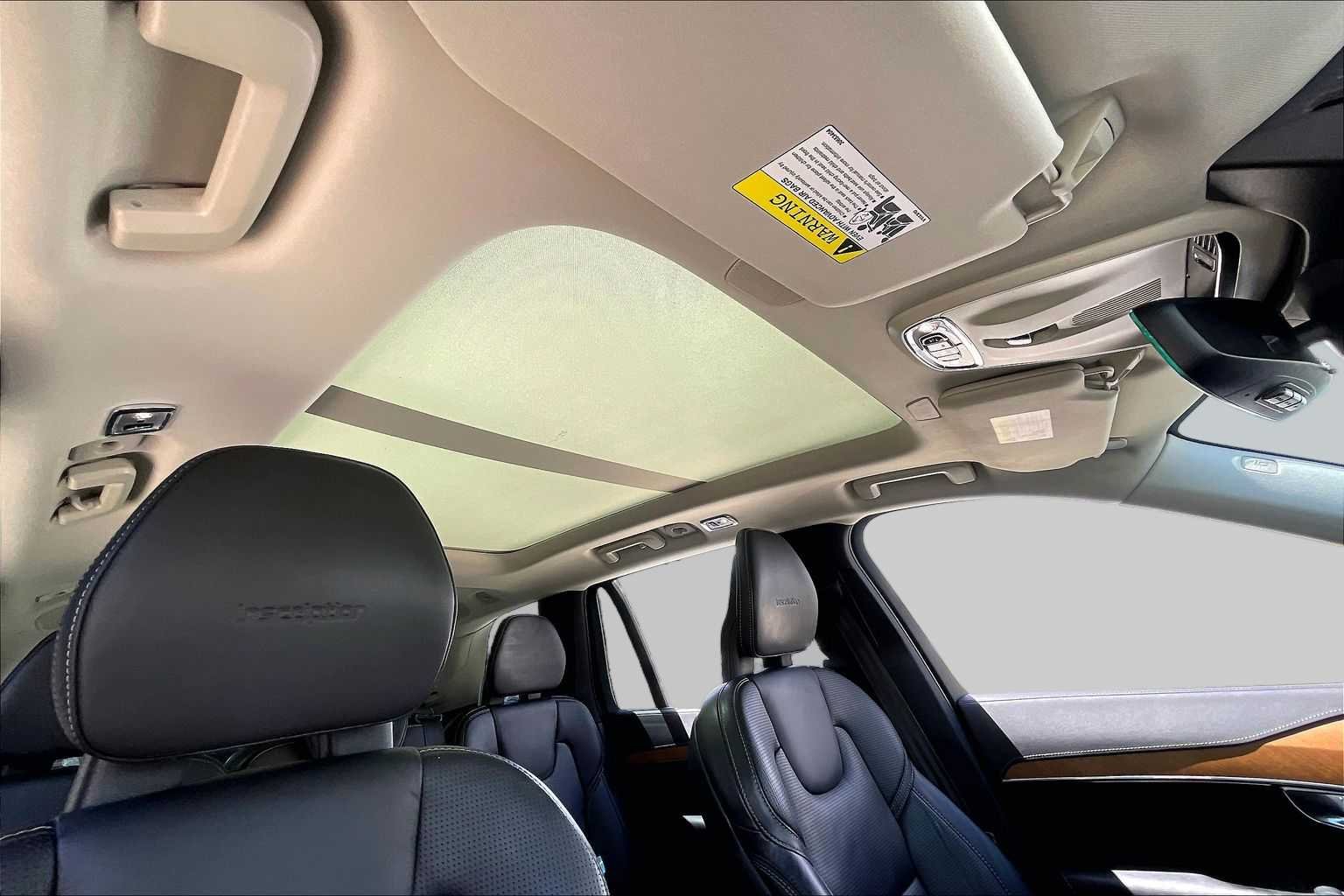 Used 2020 Crystal White Metallic Volvo Inscription image 13