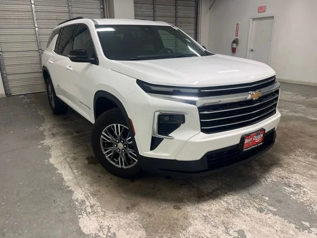 2025 Chevrolet Traverse LT