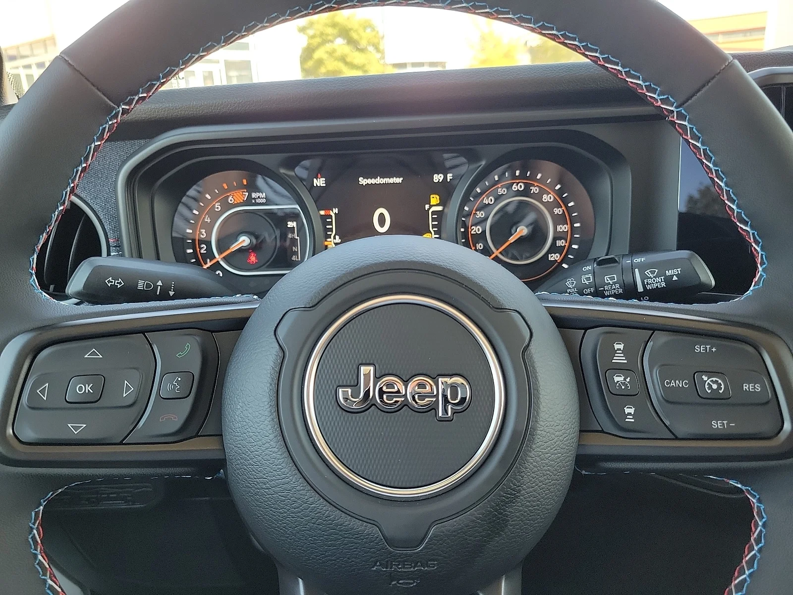 New 2026 PW7 Bright Whit Jeep 4-DOOR AMERICA250 image 17