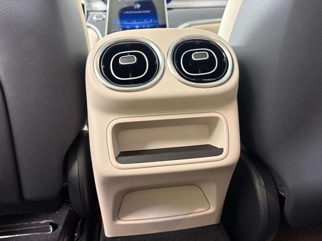Certified Used 2025 White Mercedes-Benz GLC 300 image 23