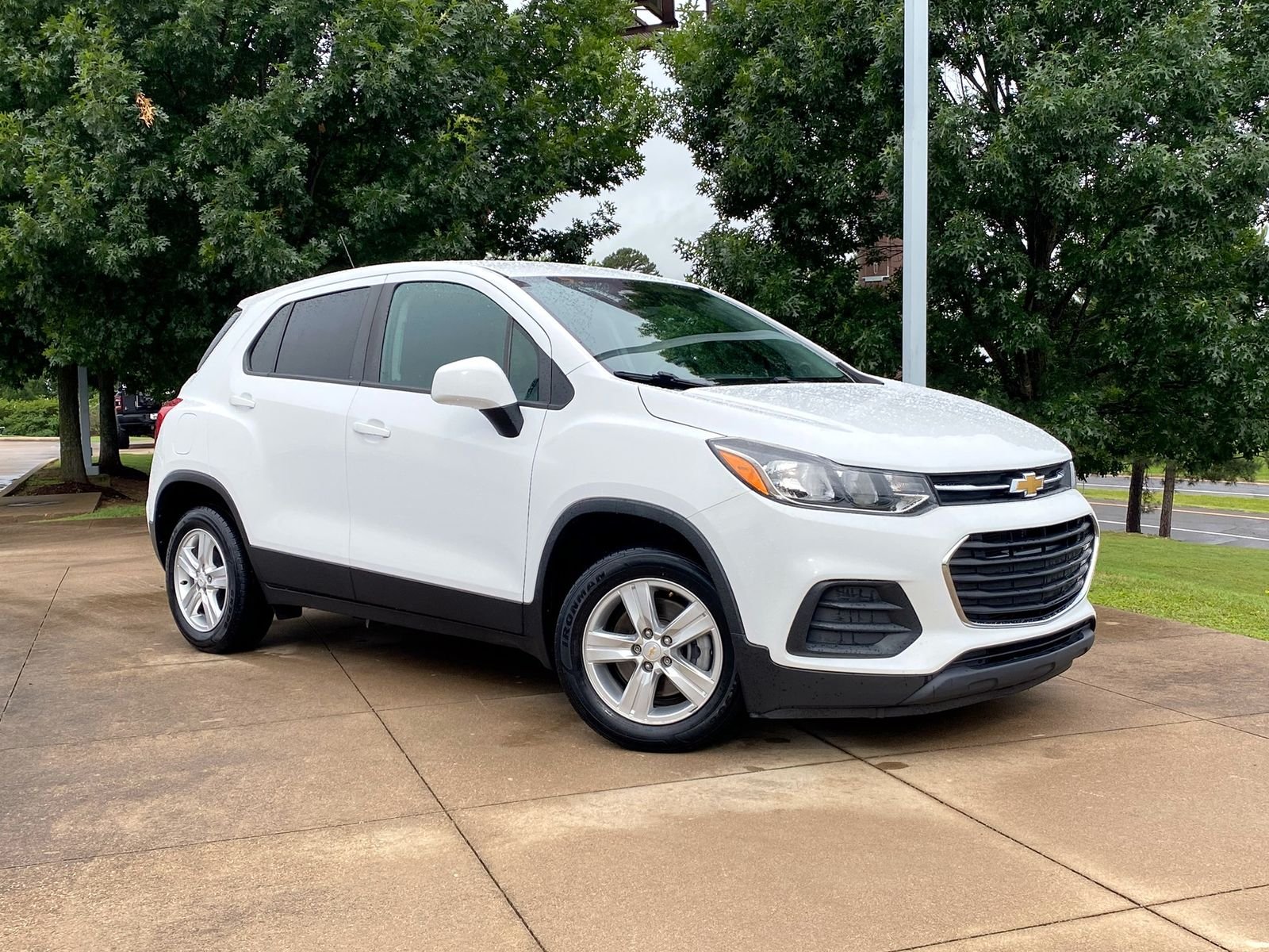 2020 Chevrolet Trax LS's photo