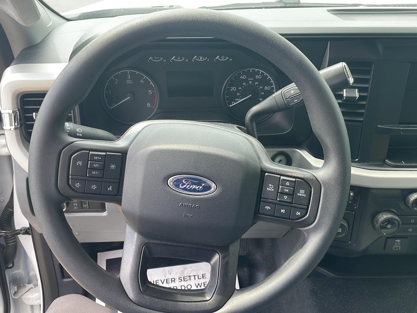 New 2025 Oxford White Ford F-350® XL image 33